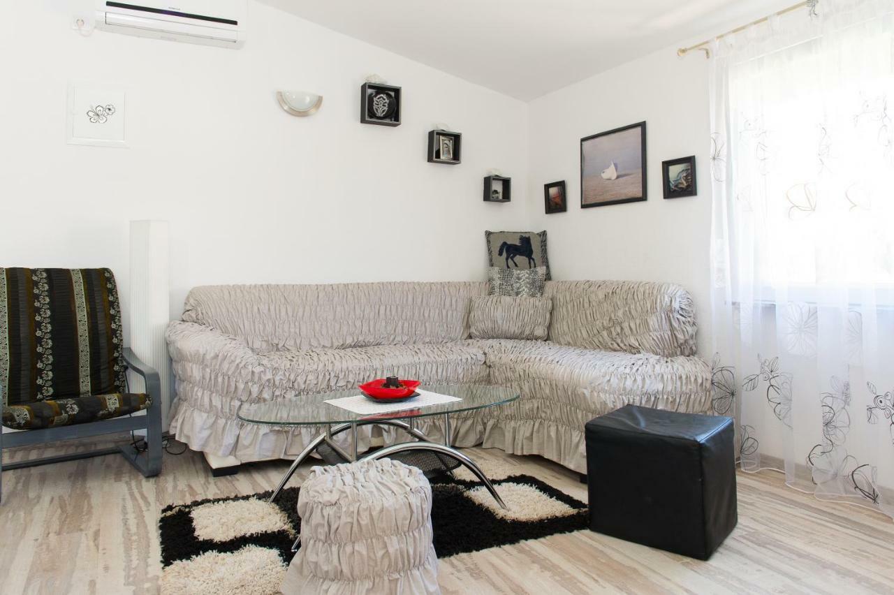 Apartment Ella Rogoznica  Eksteriør billede